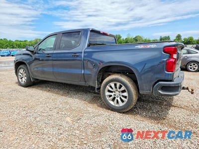 Drugie zdjęcie samochodu z przodu: 2021 CHEVROLET SILVERADO K1500 CUSTOM VIN:1GCPYBEK5MZ324849 - miniatura