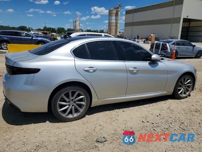 Trzecie zdjęcie samochodu z tyłu: 2017 ALFA ROMEO GIULIA TI Q4 VIN:ZARFAEEN4H7554496 - miniatura