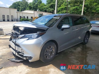 2024 TOYOTA SIENNA LE 5TDKRKEC4RS188691 - główne zdjęcie licytacji z USA - miniatura