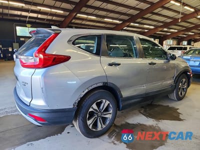 Trzecie zdjęcie samochodu z tyłu: 2018 HONDA CR-V LX VIN:2HKRW6H3XJH201321 - miniatura