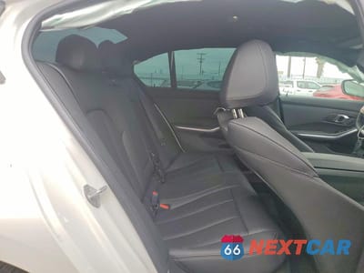 Zdjęcie 10 z 12 samochodu: 2025 BMW 330I VIN:3MW69CW04S8E94300 - miniatura