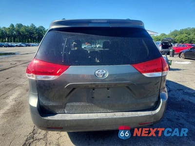 Zdjęcie 6 z 13 samochodu: 2013 TOYOTA SIENNA LE VIN:5TDKK3DC4DS397630 - miniatura