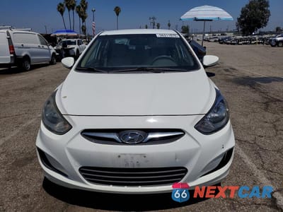Piąte zdjęcie samochodu w środku: 2013 HYUNDAI ACCENT GLS VIN:KMHCT4AE2DU434341 - miniatura