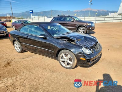 Czwarte zdjęcie samochodu z boku: 2004 MERCEDES-BENZ CLK 320 VIN:WDBTK65G24T023850 - miniatura