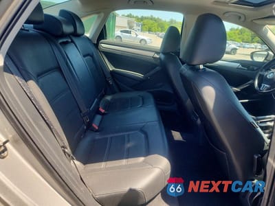 Zdjęcie 10 z 12 samochodu: 2012 VOLKSWAGEN PASSAT SE VIN:1VWBP7A36CC064761 - miniatura
