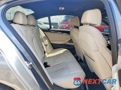 Zdjęcie 10 z 12 samochodu: 2018 BMW M550XI VIN:WBAJB9C5XJB035853 - miniatura