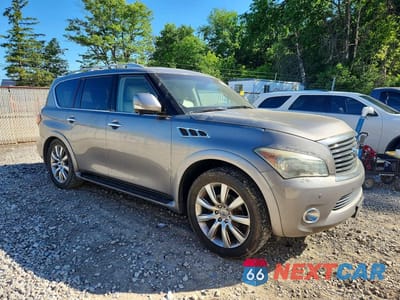 Czwarte zdjęcie samochodu z boku: 2013 INFINITI QX56 BASE VIN:JN8AZ2NE6D9061515 - miniatura