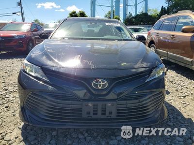 Piąte zdjęcie samochodu w środku: 2019 TOYOTA CAMRY LE VIN:4T1B11HK7KU202567 - miniatura