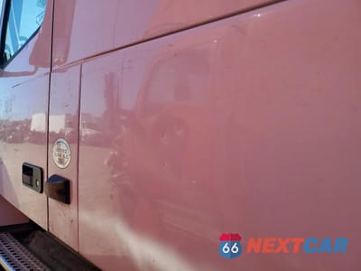 Zdjęcie 9 z 10 samochodu: 2017 VOLVO VNL SEMI TRUCK VIN:4V4N99EH8HN977291 - miniatura