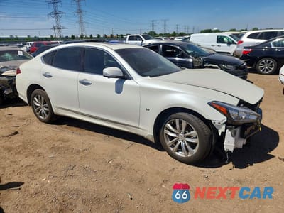 Czwarte zdjęcie samochodu z boku: 2019 INFINITI Q70 3.7 LUXE VIN:JN1BY1AR8KM580066 - miniatura