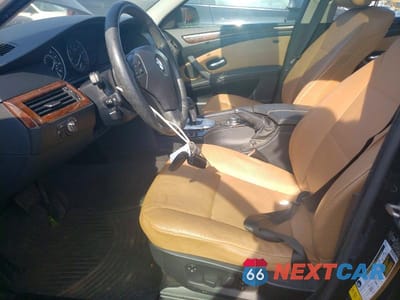Zdjęcie 7 z 12 samochodu: 2010 BMW 528 XI VIN:WBANV1C58AC445121 - miniatura