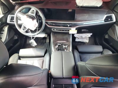Zdjęcie 8 z 13 samochodu: 2026 BMW X5 XDRIVE50E VIN:5UX43EU02T9129016 - miniatura