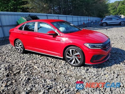 Czwarte zdjęcie samochodu z boku: 2021 VOLKSWAGEN JETTA GLI VIN:3VW6T7BU1MM020624 - miniatura