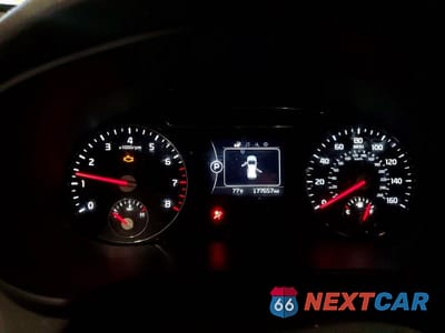 Zdjęcie 9 z 13 samochodu: 2017 KIA SORENTO VIN:5XYPG4A36HG296979 - miniatura