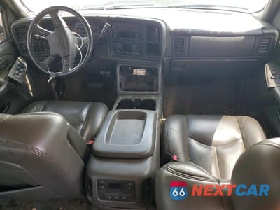 Zdjęcie 8 z 12 samochodu: 2004 CHEVROLET SILVERADO K2500 HEAVY DUTY VIN:1GCHK232X4F191158 - miniatura