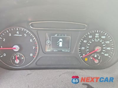 Zdjęcie 9 z 13 samochodu: 2017 KIA SORENTO LX V6 VIN:5XYPG4A50HG318847 - miniatura