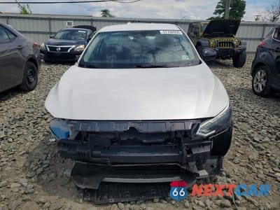 Piąte zdjęcie samochodu w środku: 2024 NISSAN SENTRA SR VIN:3N1AB8DV3RY256481 - miniatura