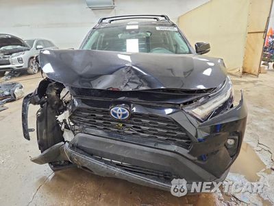 Piąte zdjęcie samochodu w środku: 2024 TOYOTA RAV4 XLE PREMIUM VIN:2T3B6RFVXRW065879 - miniatura