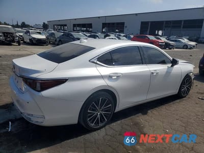 Trzecie zdjęcie samochodu z tyłu: 2025 LEXUS ES 300H BASE VIN:58ADA1C18SU067020 - miniatura