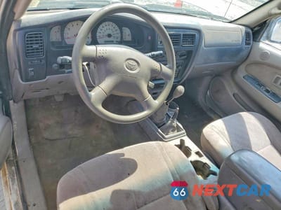 Zdjęcie 8 z 12 samochodu: 2001 TOYOTA TACOMA XTRACAB VIN:5TEWM72N01Z815851 - miniatura