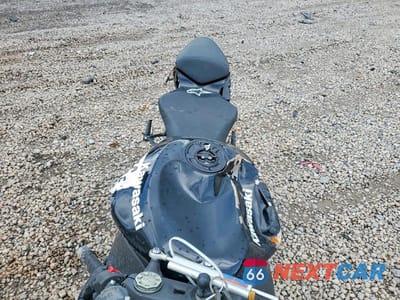 Piąte zdjęcie samochodu w środku: 2011 KAWASAKI ZX600 R VIN:JKAZX4R13BA028002 - miniatura