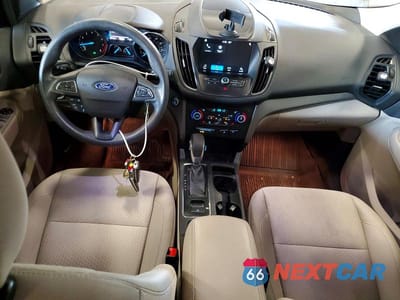 Zdjęcie 8 z 13 samochodu: 2019 FORD ESCAPE SE VIN:1FMCU9GDXKUC06822 - miniatura