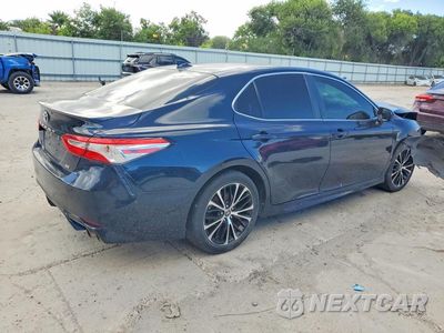 Trzecie zdjęcie samochodu z tyłu: 2020 TOYOTA CAMRY SE VIN:4T1G11AK6LU947747 - miniatura