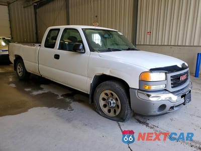 Czwarte zdjęcie samochodu z boku: 2007 GMC NEW SIERRA C1500 CLASSIC VIN:1GTEC19V97E116456 - miniatura
