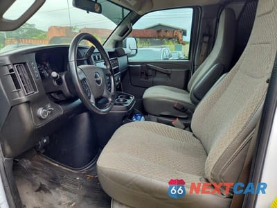 Zdjęcie 7 z 13 samochodu: 2023 GMC SAVANA G2500 VIN:1GTW7AFPXP1118111 - miniatura