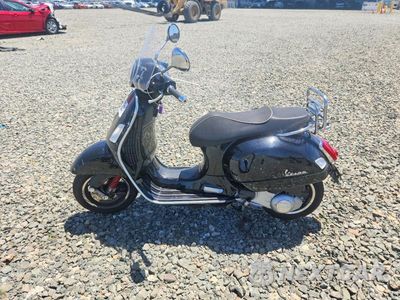 Trzecie zdjęcie samochodu z tyłu: 2018 VESPA/PIAG GTS 300 VIN:ZAPMA39L4J5200119 - miniatura