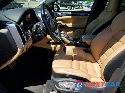 Zdjęcie 7 z 14 samochodu: 2016 PORSCHE CAYENNE SE HYBRID VIN:WP1AE2A2XGLA16523 - miniatura