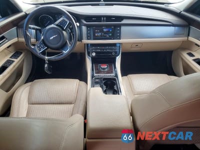 Zdjęcie 8 z 12 samochodu: 2018 JAGUAR XF PRESTIGE VIN:SAJBE4EV4JCY56098 - miniatura