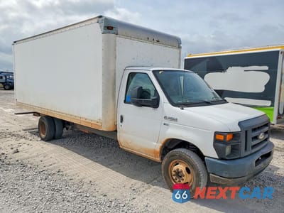 Czwarte zdjęcie samochodu z boku: 2015 FORD E350 BOX TRUCK VIN:1FDWE3FL6FDA25951 - miniatura