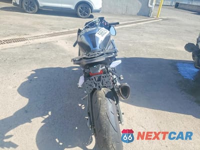 Czwarte zdjęcie samochodu z boku: 2025 BMW S 1000 RR VIN:WB10P2308S6L47463 - miniatura