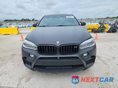 Piąte zdjęcie samochodu w środku: 2017 BMW X6 M VIN:5YMKW8C34H0U72135 - miniatura