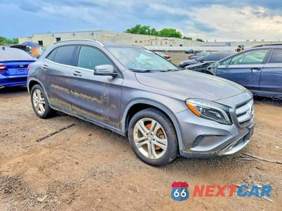 Czwarte zdjęcie samochodu z boku: 2015 MERCEDES-BENZ GLA 250 4MATIC VIN:WDCTG4GB3FJ063520 - miniatura