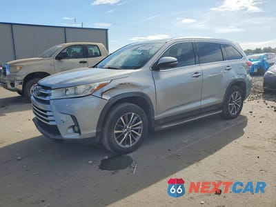 2019 TOYOTA HIGHLANDER XLE 5TDKZRFH2KS554219 - główne zdjęcie licytacji z USA - miniatura