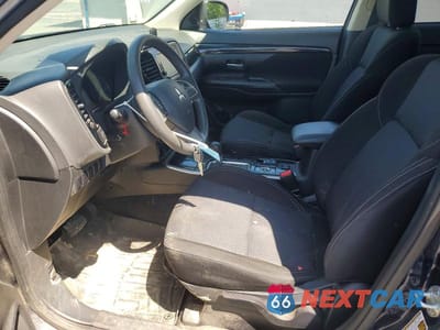 Zdjęcie 7 z 13 samochodu: 2019 MITSUBISHI OUTLANDER SE VIN:JA4AZ3A32KJ000822 - miniatura