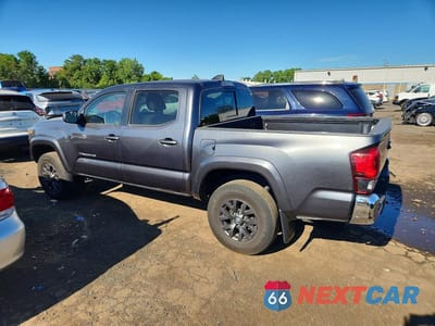 Drugie zdjęcie samochodu z przodu: 2022 TOYOTA TACOMA SR5 V6 VIN:3TMCZ5AN2NM472571 - miniatura