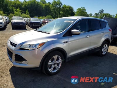 2015 FORD ESCAPE SE 1FMCU9GX4FUB35777 - główne zdjęcie licytacji z USA - miniatura