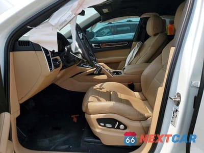 Zdjęcie 7 z 13 samochodu: 2021 PORSCHE CAYENNE COUPE VIN:WP1BA2AY7MDA43477 - miniatura