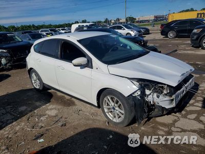 Czwarte zdjęcie samochodu z boku: 2017 FORD FOCUS SE VIN:1FADP3K28HL262703 - miniatura