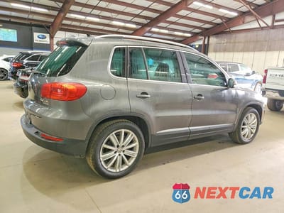 Trzecie zdjęcie samochodu z tyłu: 2015 VOLKSWAGEN TIGUAN S VIN:WVGBV7AX5FW586596 - miniatura