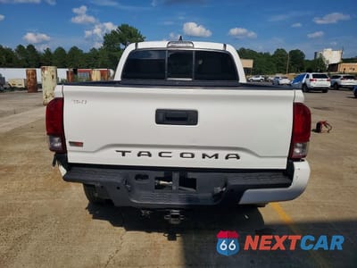 Zdjęcie 6 z 12 samochodu: 2018 TOYOTA TACOMA SR VIN:5TFAX5GN5JX129357 - miniatura