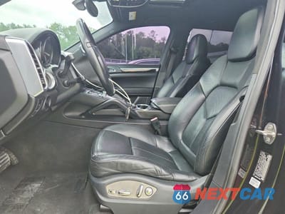 Zdjęcie 7 z 13 samochodu: 2013 PORSCHE CAYENNE VIN:WP1AF2A25DLA22397 - miniatura