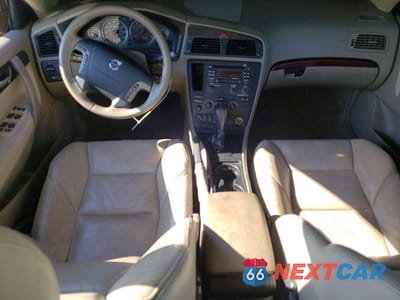 Zdjęcie 8 z 13 samochodu: 2004 VOLVO V70 FWD VIN:YV1SW59V242451163 - miniatura
