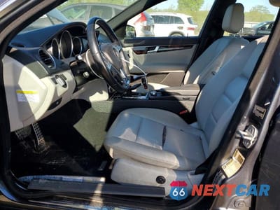 Zdjęcie 7 z 12 samochodu: 2013 MERCEDES-BENZ C 300 4MATIC VIN:WDDGF8AB5DA840065 - miniatura