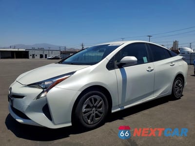 2017 TOYOTA PRIUS TWO JTDKBRFUXH3553945 - główne zdjęcie licytacji z USA - miniatura