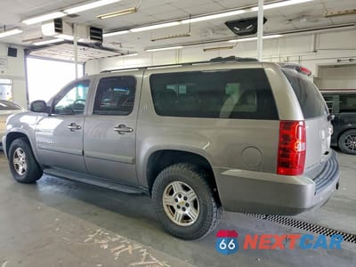 Drugie zdjęcie samochodu z przodu: 2008 CHEVROLET SUBURBAN K1500 LS VIN:3GNFK16328G293412 - miniatura