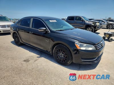 Czwarte zdjęcie samochodu z boku: 2015 VOLKSWAGEN PASSAT S VIN:1VWAT7A31FC045532 - miniatura